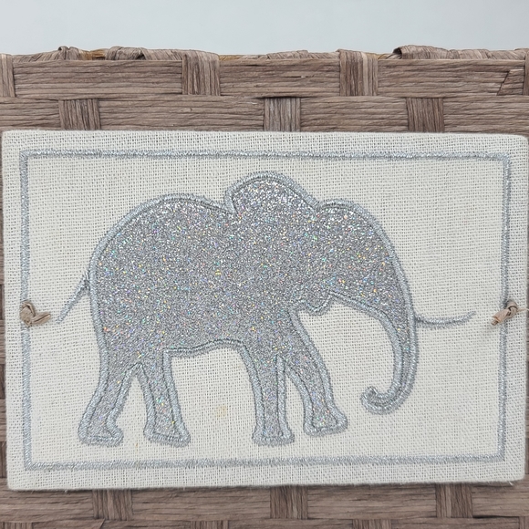 Holographic Glitter Elephant 3 Section Basket - Picture 7 of 17